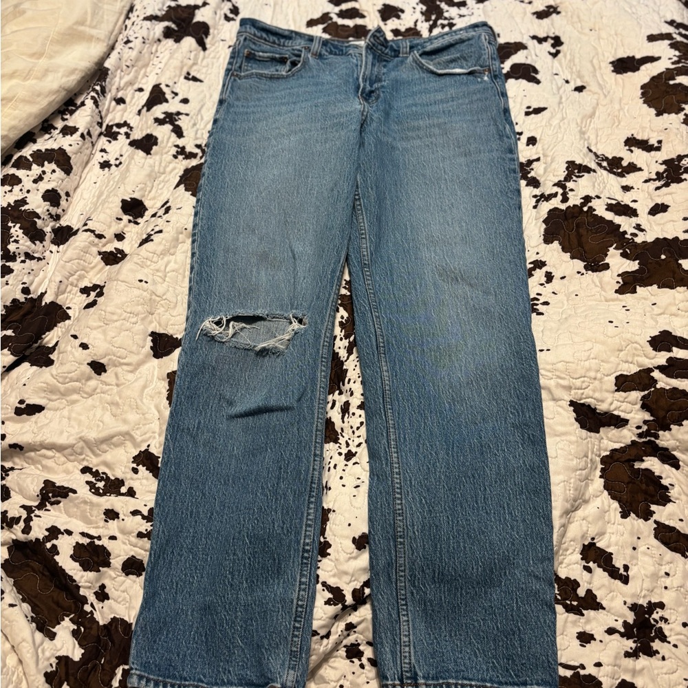 Abercrombie & Fitch Mid Rise '90s Straight Jeans in Light Blue Denim